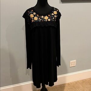 Cupio Black Dress with Floral Embroidery